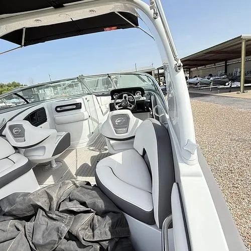 Slide: The Image of Crownline Boats E255 Bowrider 2022 - 8
