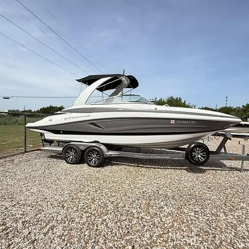 Slide: The Image of Crownline Boats E255 Bowrider 2022 - 31