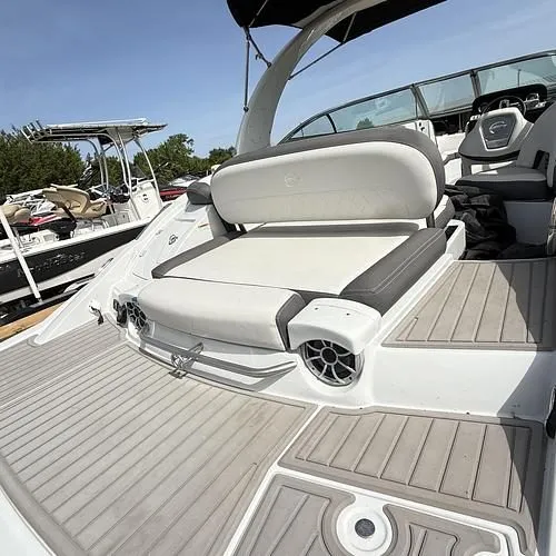 Slide: The Image of Crownline Boats E255 Bowrider 2022 - 6