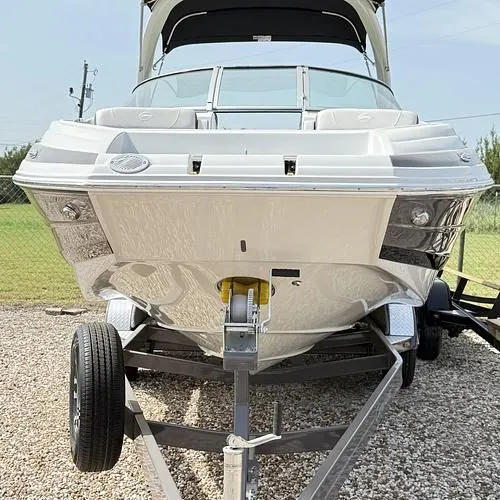 Slide: The Image of Crownline Boats E255 Bowrider 2022 - 18