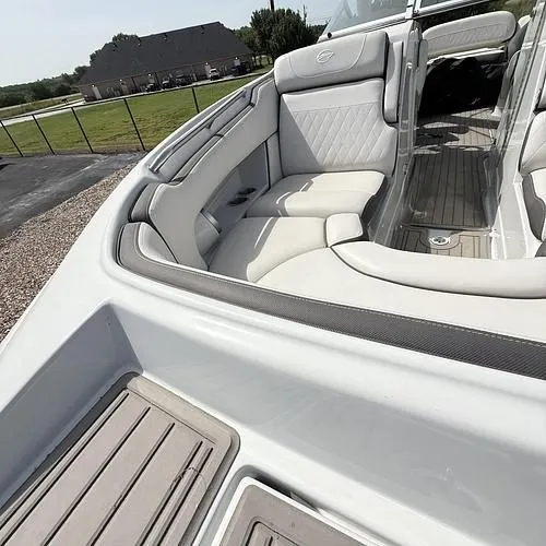 Slide: The Image of Crownline Boats E255 Bowrider 2022 - 11