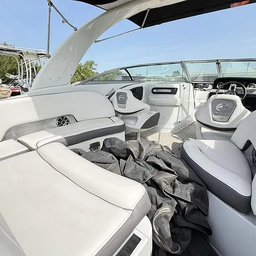 Slide: The Image of Crownline Boats E255 Bowrider 2022 - 9