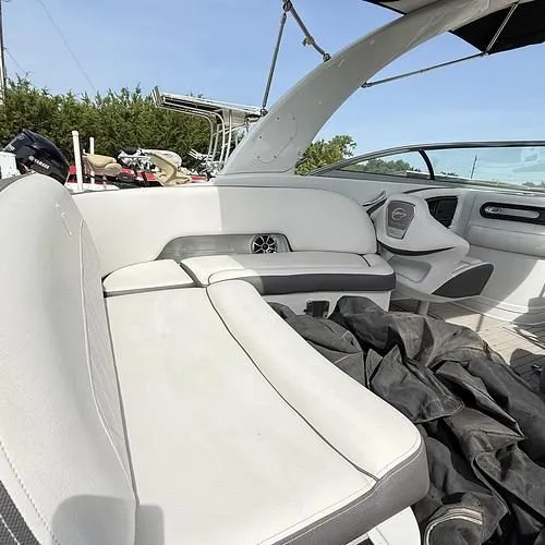 Slide: The Image of Crownline Boats E255 Bowrider 2022 - 13