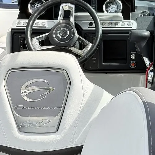 Slide: The Image of Crownline Boats E255 Bowrider 2022 - 17