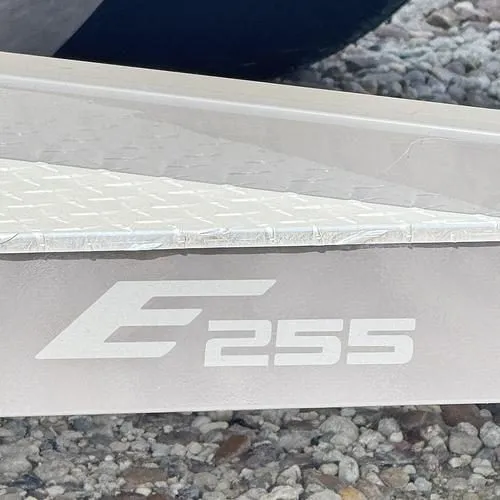 Slide: The Image of Crownline Boats E255 Bowrider 2022 - 12