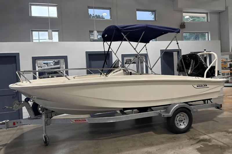 Slide: The Image of Boston Whaler 160 Super Sport 2026 - 1