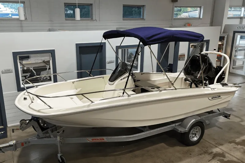 Slide: The Image of Boston Whaler 160 Super Sport 2026 - 2