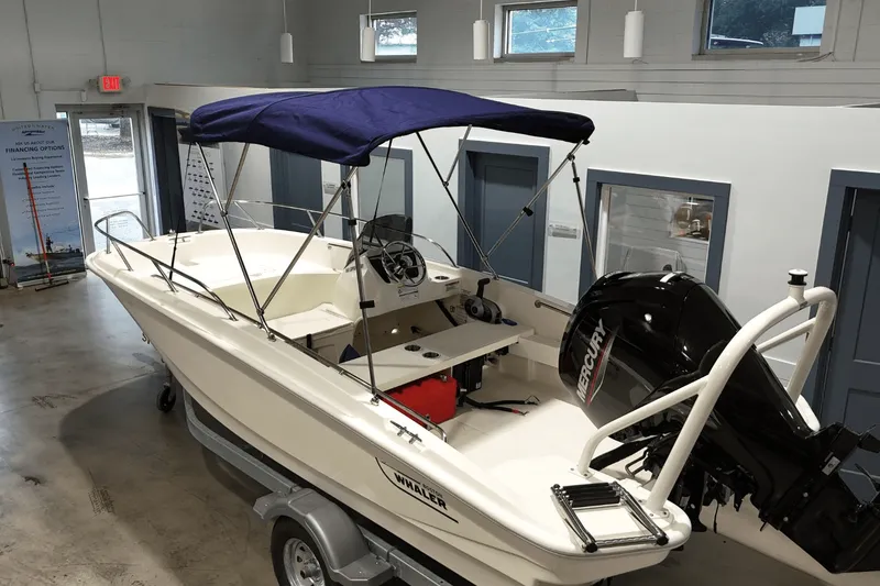 Slide: The Image of Boston Whaler 160 Super Sport 2026 - 3