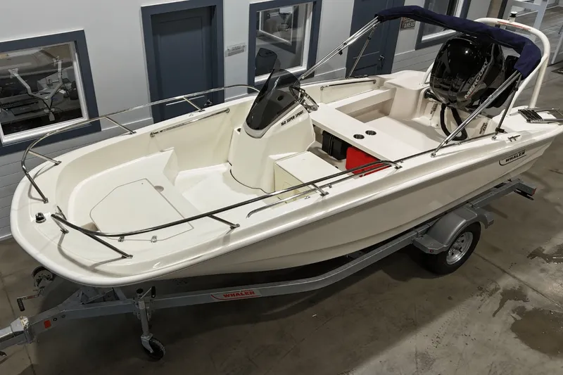 Slide: The Image of Boston Whaler 160 Super Sport 2026 - 5