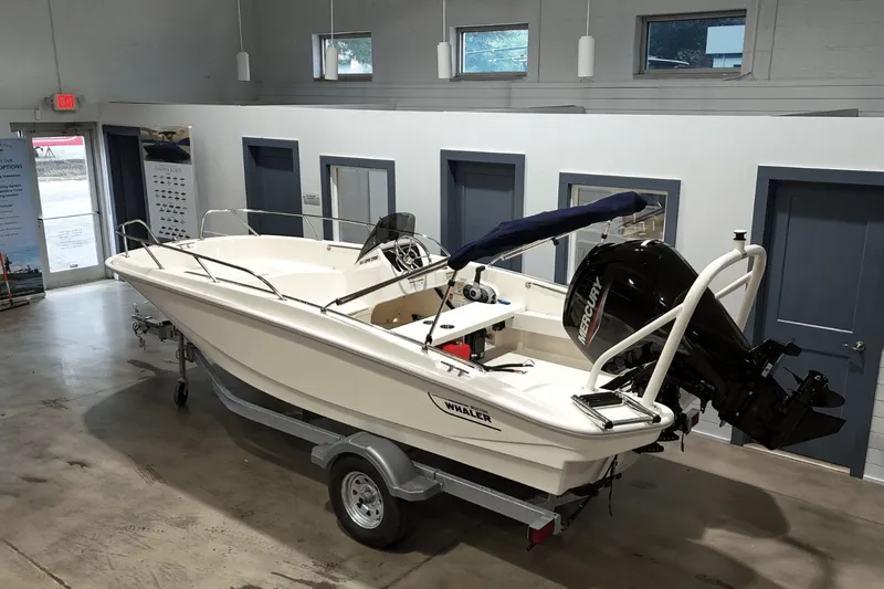 Slide: The Image of Boston Whaler 160 Super Sport 2026 - 7