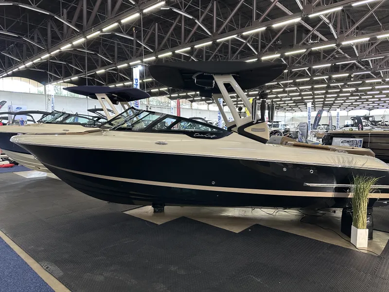 The Image of Chris-Craft SPORTSTER 25 MR WAKE SURF 2026 - 0