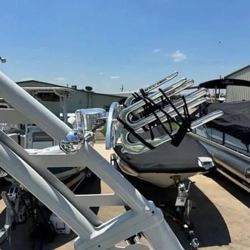 Slide: The Image of Crownline Boats E235 Wake/Surf 2024 - 2