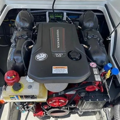 Slide: The Image of Crownline Boats E235 Wake/Surf 2024 - 5