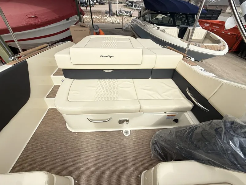 Slide: The Image of Chris-Craft SPORTSTER 25 MR 2026 - 11