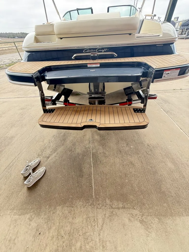 Slide: The Image of Chris-Craft SPORTSTER 25 MR 2026 - 22