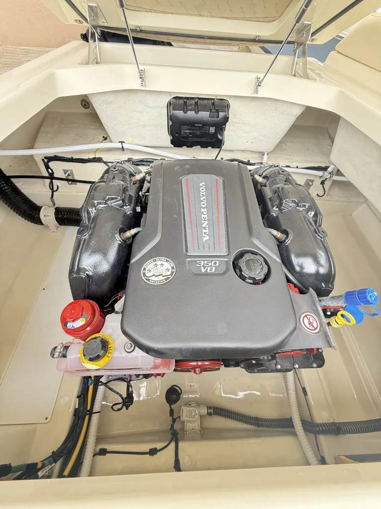 Slide: The Image of Chris-Craft SPORTSTER 25 MR 2026 - 7