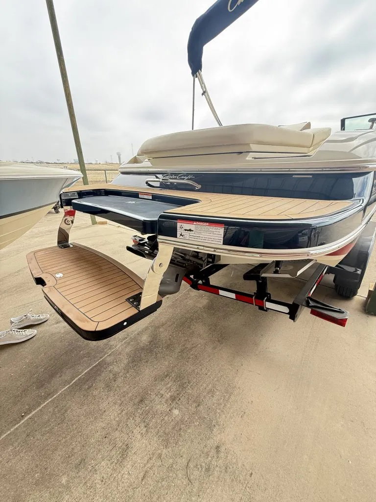 Slide: The Image of Chris-Craft SPORTSTER 25 MR 2026 - 19