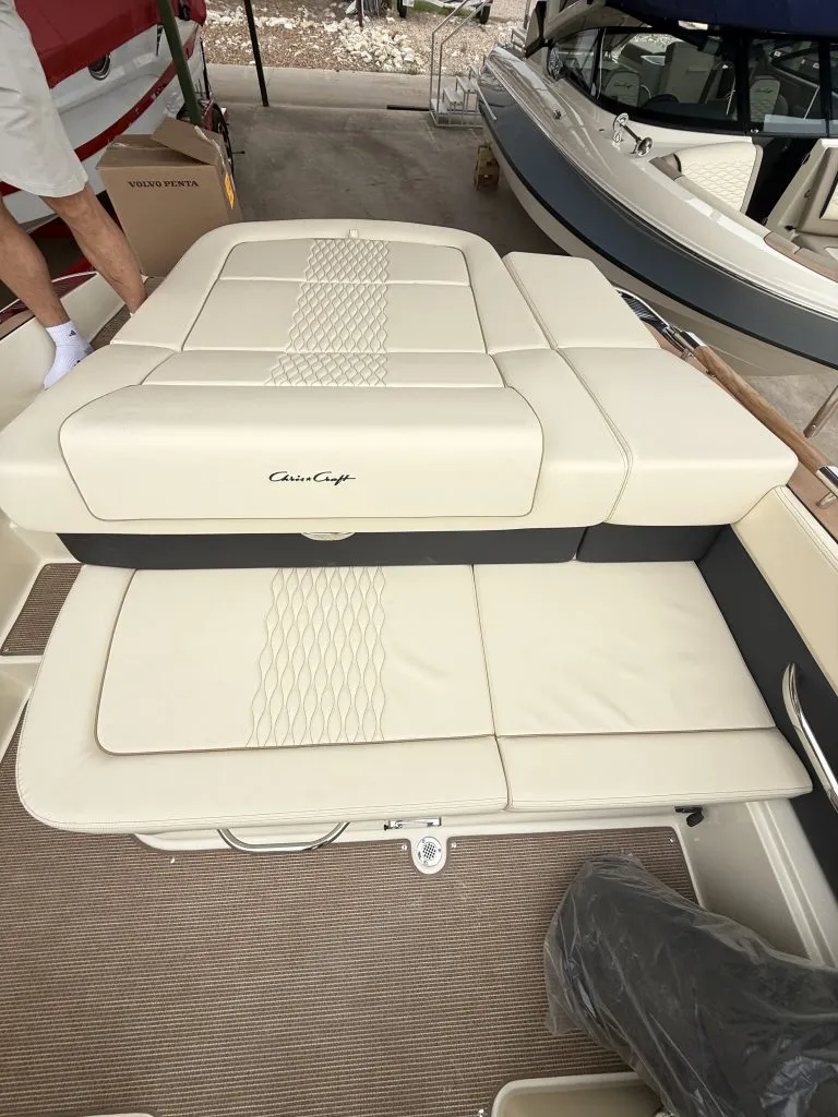 Slide: The Image of Chris-Craft SPORTSTER 25 MR 2026 - 3