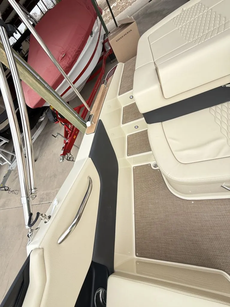 Slide: The Image of Chris-Craft SPORTSTER 25 MR 2026 - 5