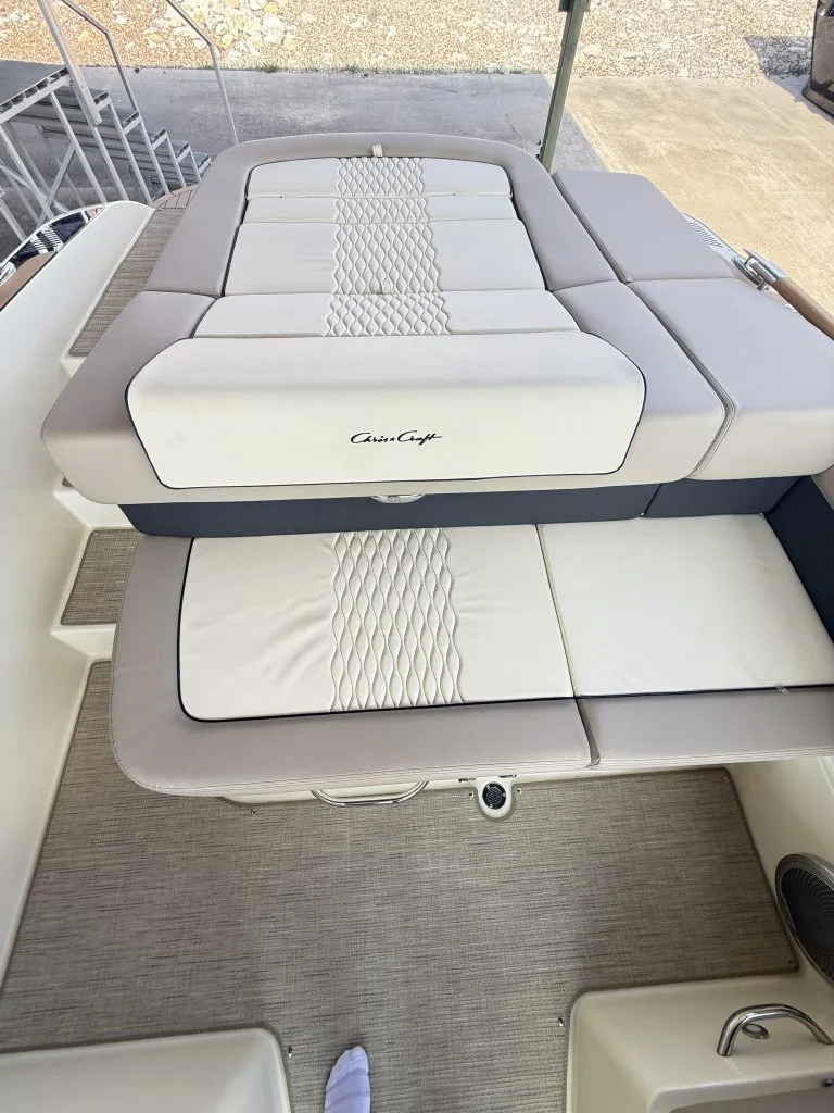 Slide: The Image of Chris-Craft SPORTSTER 25 MR 2026 - 32