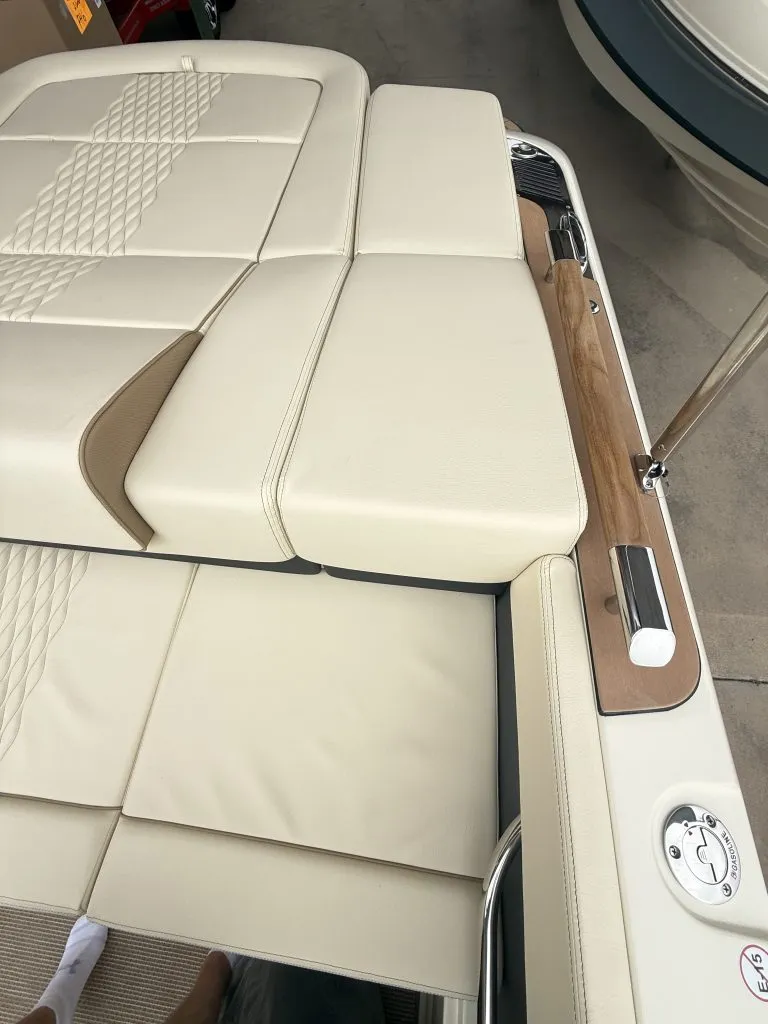 Slide: The Image of Chris-Craft SPORTSTER 25 MR 2026 - 4