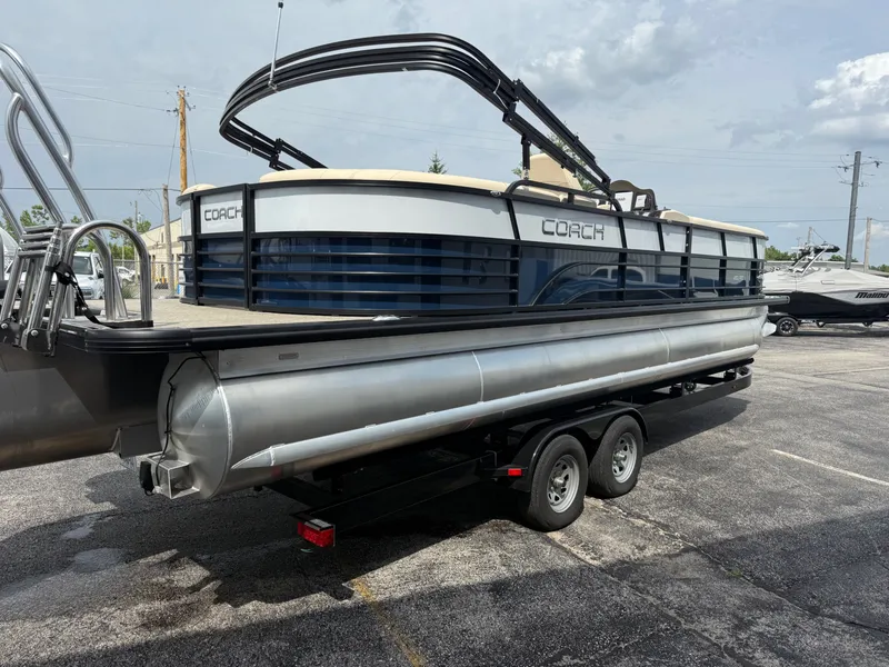 Slide: The Image of Coach Pontoons 263 REC 2023 - 4