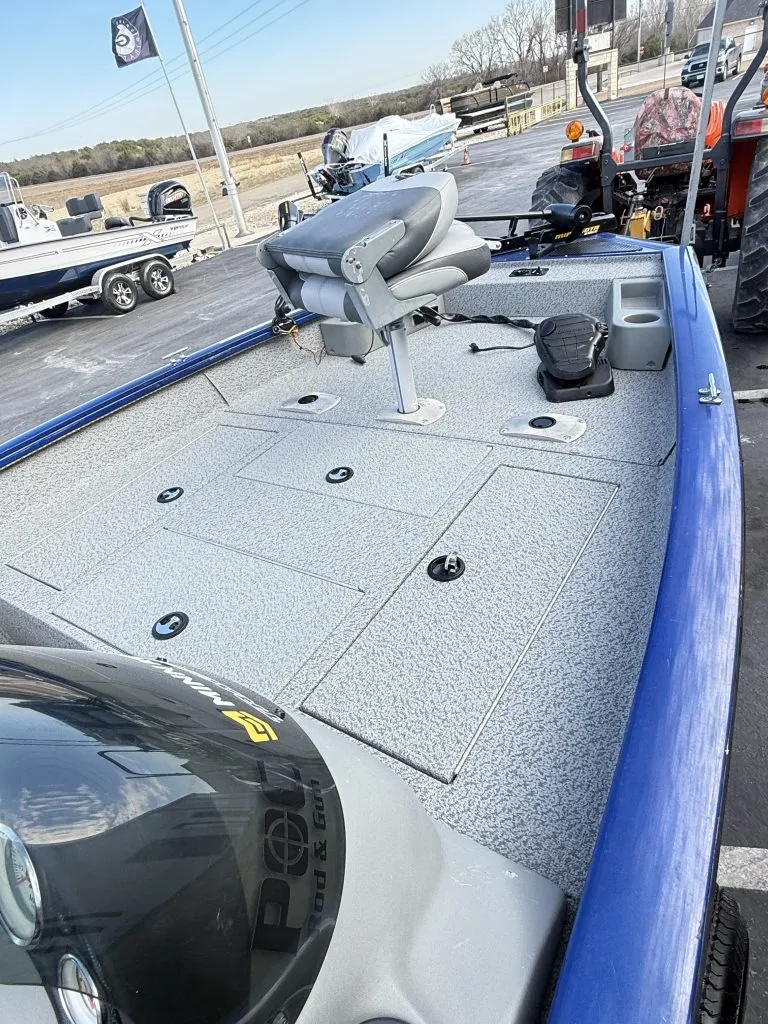 Slide: The Image of Tracker Boats PRO TEAM 175 TF 2016 - 9