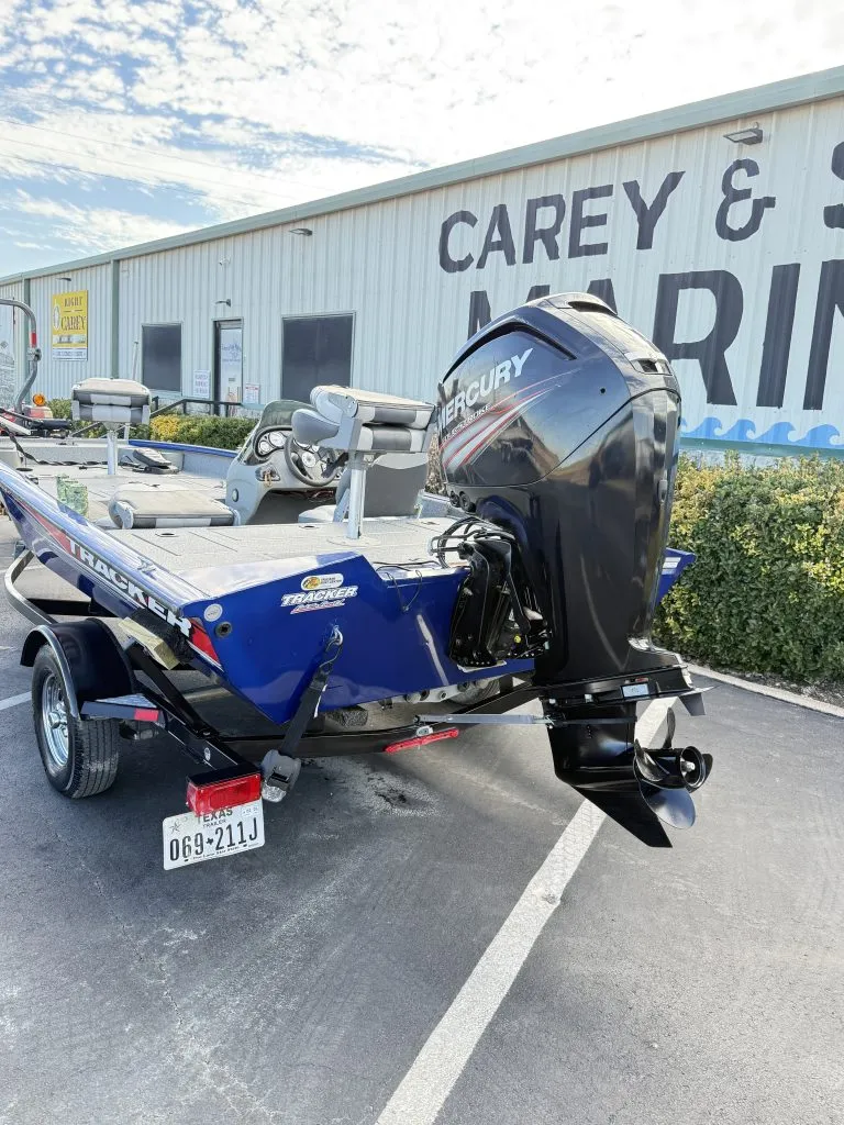 Slide: The Image of Tracker Boats PRO TEAM 175 TF 2016 - 2