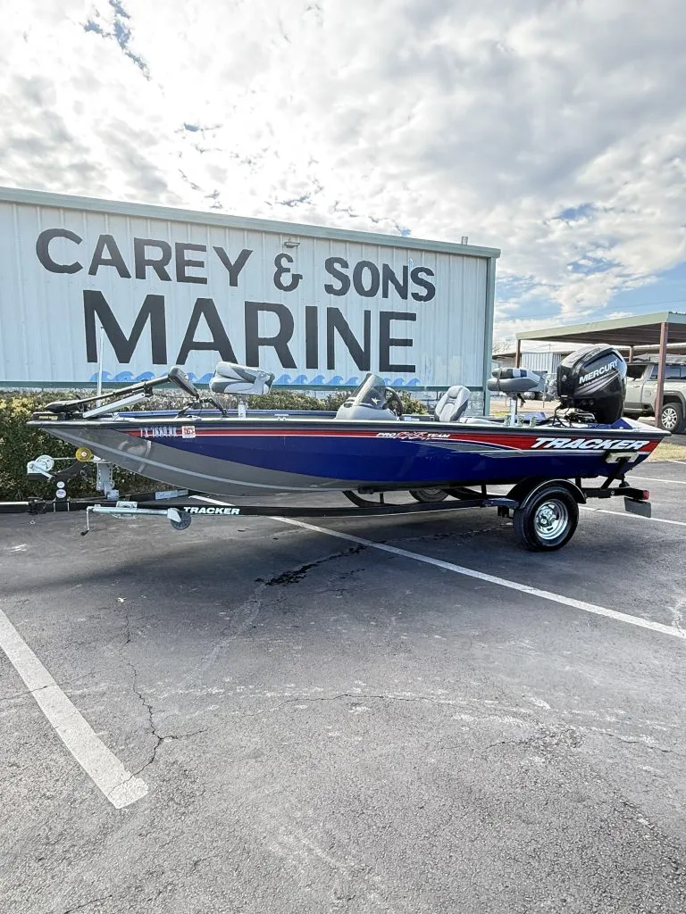 The Image of Tracker Boats PRO TEAM 175 TF 2016 - 0