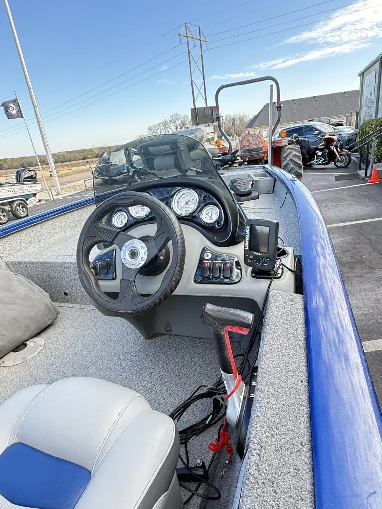 Slide: The Image of Tracker Boats PRO TEAM 175 TF 2016 - 6