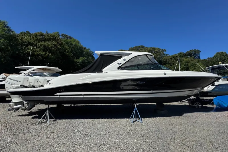 The Image of Sea Ray SLX 350 OB 2017 - 0