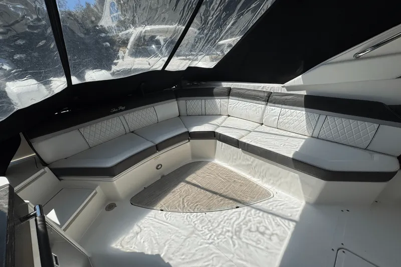 Slide: The Image of Sea Ray SLX 350 OB 2017 - 10