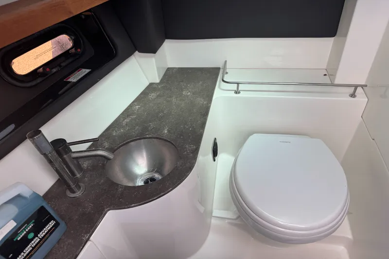 Slide: The Image of Sea Ray SLX 350 OB 2017 - 27