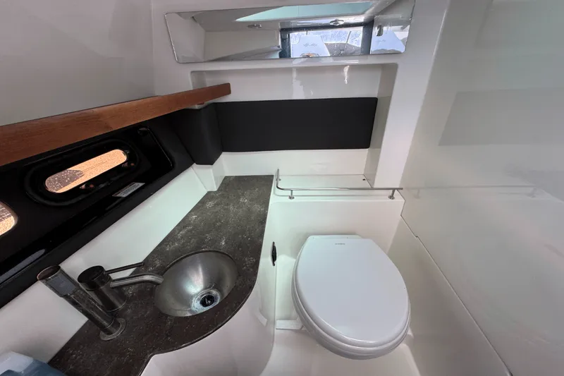 Slide: The Image of Sea Ray SLX 350 OB 2017 - 28