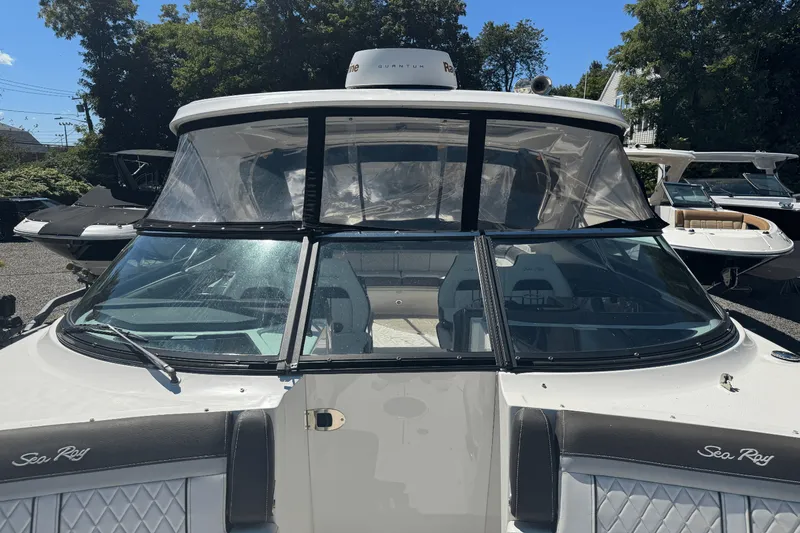 Slide: The Image of Sea Ray SLX 350 OB 2017 - 40