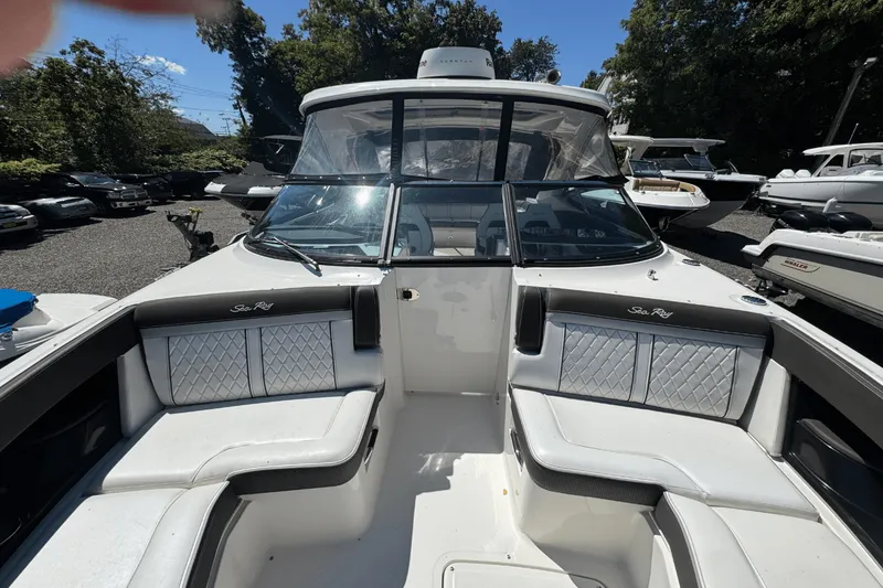 Slide: The Image of Sea Ray SLX 350 OB 2017 - 42