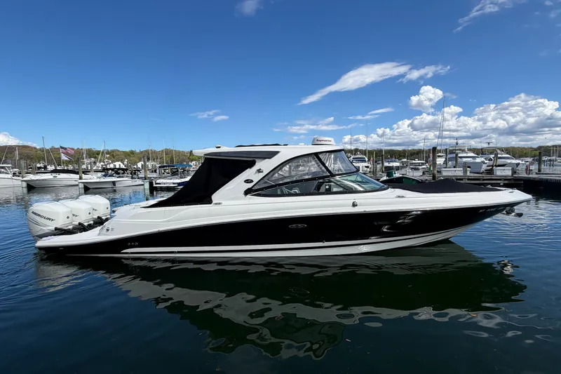 Slide: The Image of Sea Ray SLX 350 OB 2017 - 45