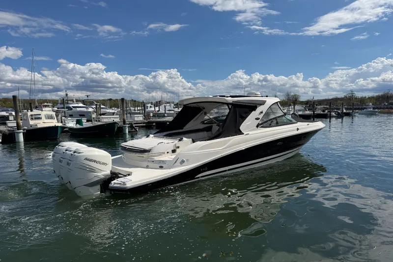 Slide: The Image of Sea Ray SLX 350 OB 2017 - 46