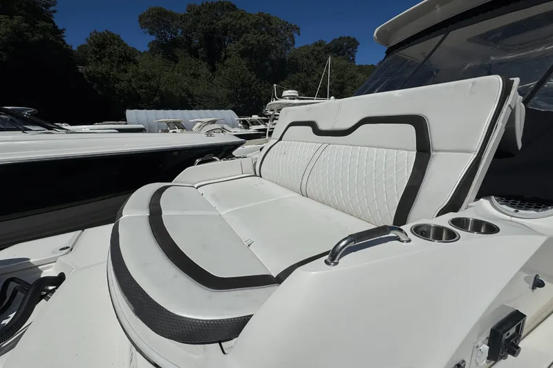 Slide: The Image of Sea Ray SLX 350 OB 2017 - 6