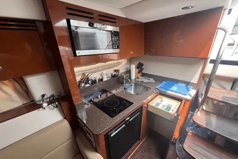 Slide: The Image of Sea Ray 350 SUNDANCER 2014 - 39