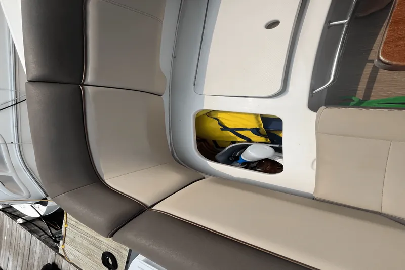 Slide: The Image of Sea Ray 350 SUNDANCER 2014 - 14