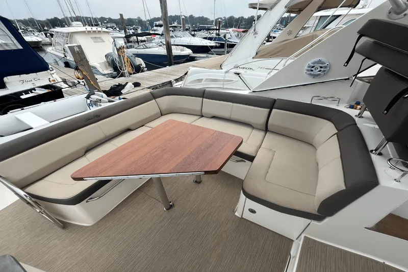 Slide: The Image of Sea Ray 350 SUNDANCER 2014 - 11