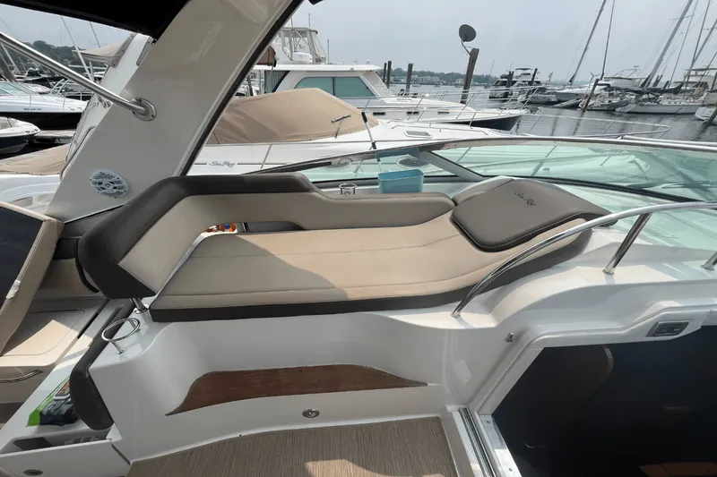 Slide: The Image of Sea Ray 350 SUNDANCER 2014 - 23