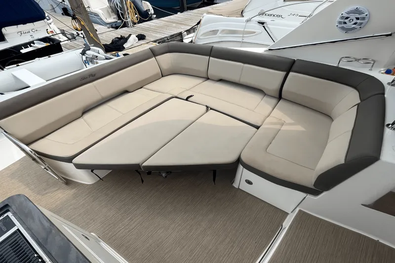 Slide: The Image of Sea Ray 350 SUNDANCER 2014 - 10