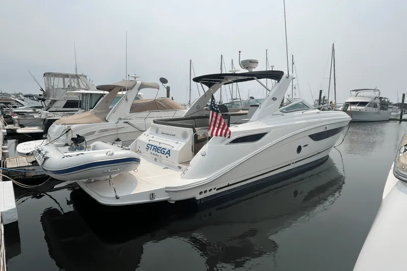 Slide: The Image of Sea Ray 350 SUNDANCER 2014 - 1