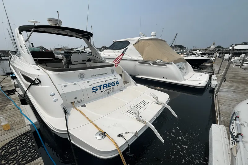 Slide: The Image of Sea Ray 350 SUNDANCER 2014 - 8