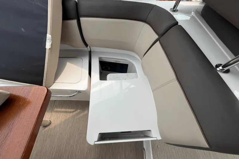 Slide: The Image of Sea Ray 350 SUNDANCER 2014 - 15