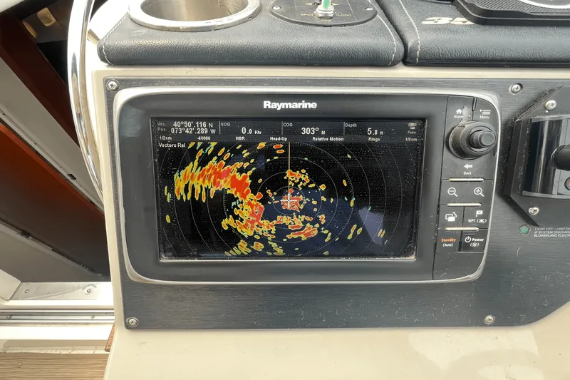 Slide: The Image of Sea Ray 350 SUNDANCER 2014 - 26