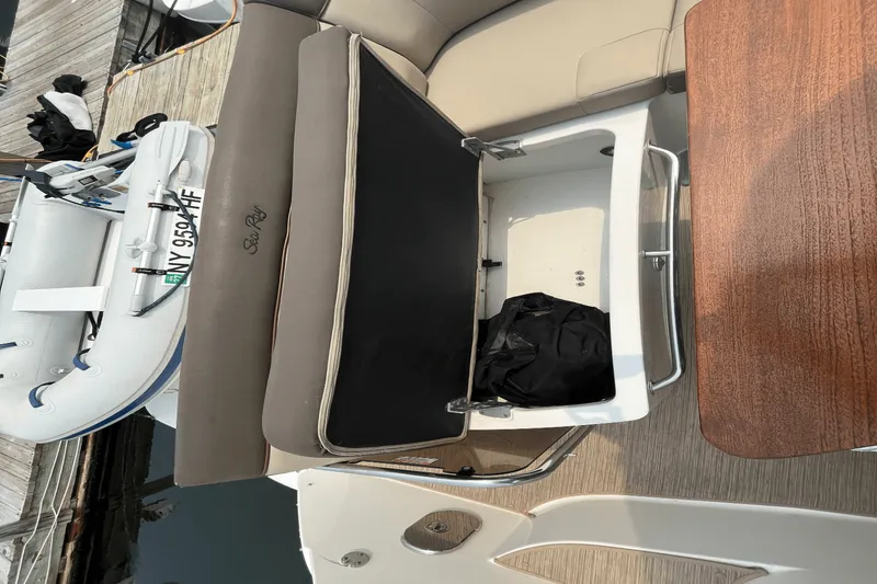Slide: The Image of Sea Ray 350 SUNDANCER 2014 - 16