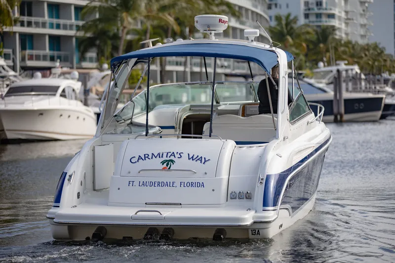 Slide: The Image of 2007 Formula 370 Super Sport boat in Fort Lauderdale marina. - 13